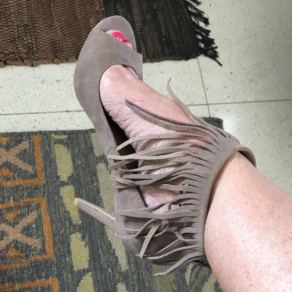 NEW fringe sling backs! - Picture 7 of 7